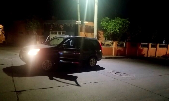 #Michoacán | Hombre muere en ambulancia tras ser baleado a bordo de una camioneta en Jacona