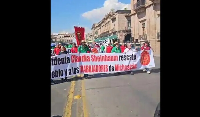 Michoacán: Marcha de sindicatos por mejores condiciones laborales