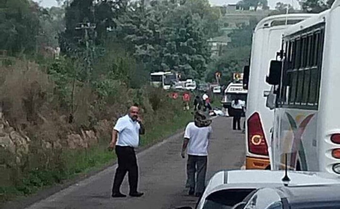 #Michoacán | Motociclista muere en accidente carretero en Zinapécuaro