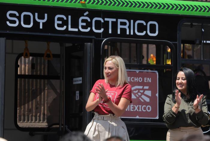 Michoacán recibe a Taruk, primer autobús eléctrico 100% mexicano: Omega Vázquez