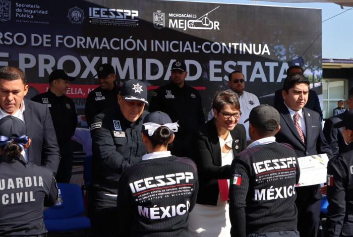 Michoacán refuerza seguridad con 500 nuevos policías de proximidad