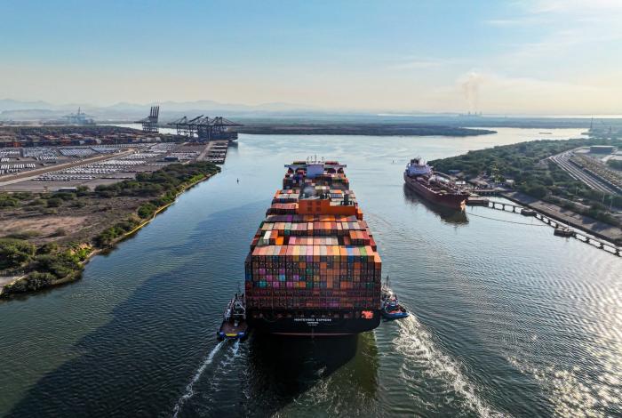 Michoacán se consolida como punto estratégico entre puerto de LC y EU: Bedolla