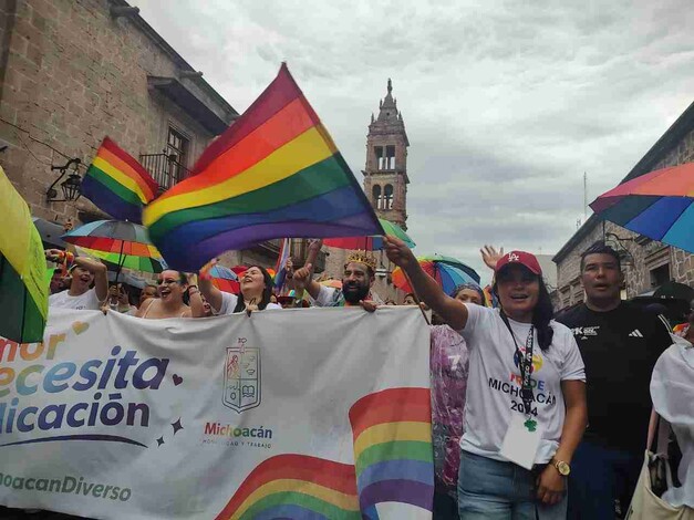 Miles de personas asisten a Marcha del Orgullo LGBTTTIQ+ 2024