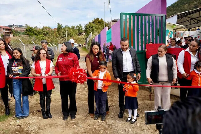 Mónica Valdez Pulido inaugura barda perimetral y fachada en Jardín de Niños Sor Juana Inés de la Cruz