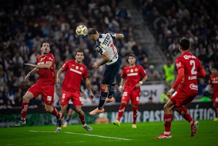 Monterrey pega primero al vencer a Toluca en la ida de semifinales