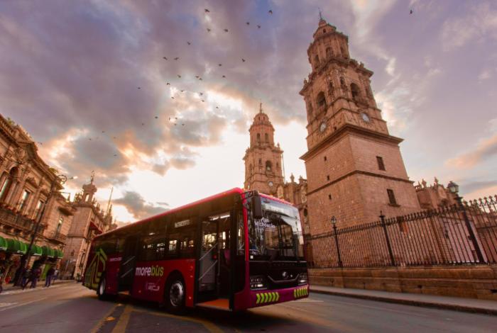 Morebús agilizará transporte de 76 mil usuarios diarios en Morelia: Bedolla