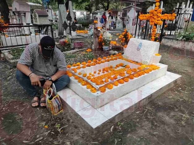 Morelianos siempre recordando a sus difuntos