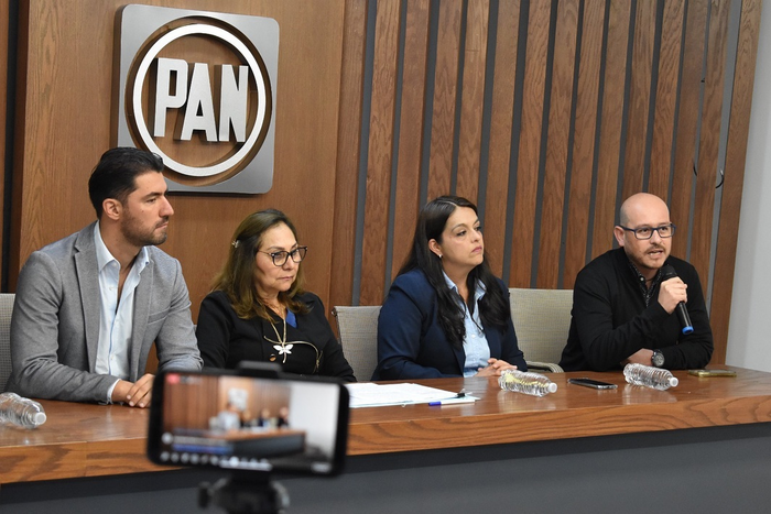 Morena no quiere cambiar ni una coma a las reformas del presidente: PAN