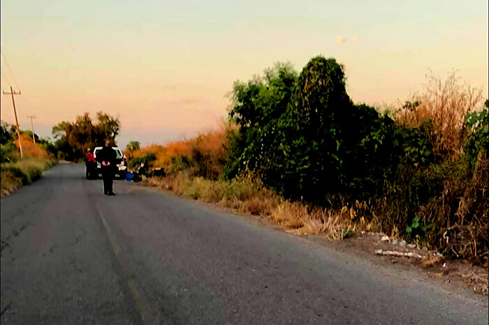 Motociclista muere al derrapar su moto en el camino a Los Pozos, en Parácuaro