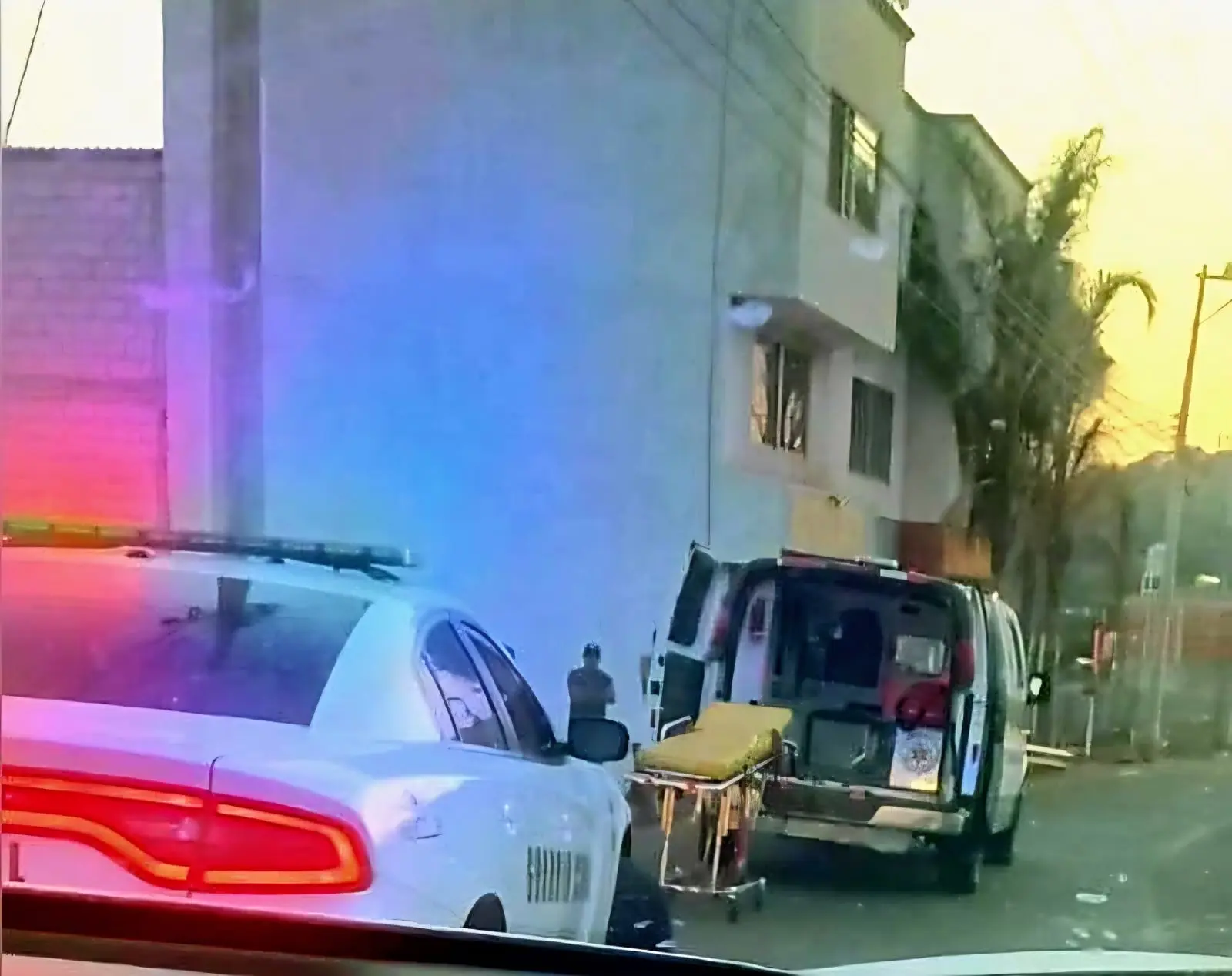 Motociclista muere tras ser arrollado por pickup en Tacámbaro; responsable huyó