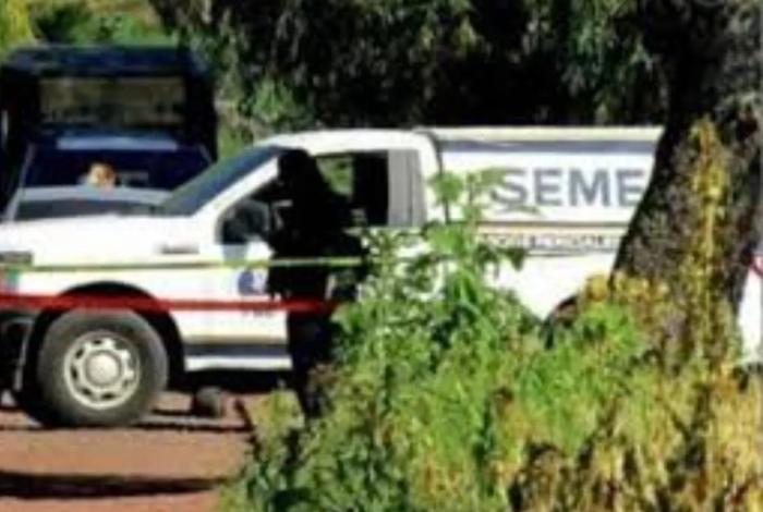 Motociclista pierde la vida al impactarse contra una máquina saca cosechas en Indaparapeo