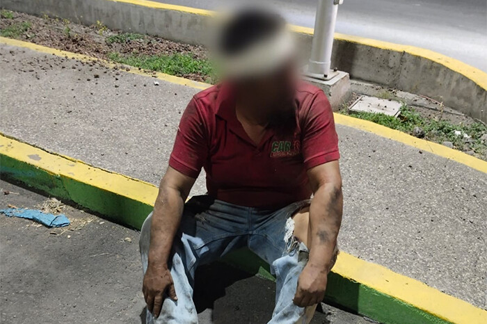 Motociclista resulta herido al derrapar en la carretera Apatzingán - Aguililla