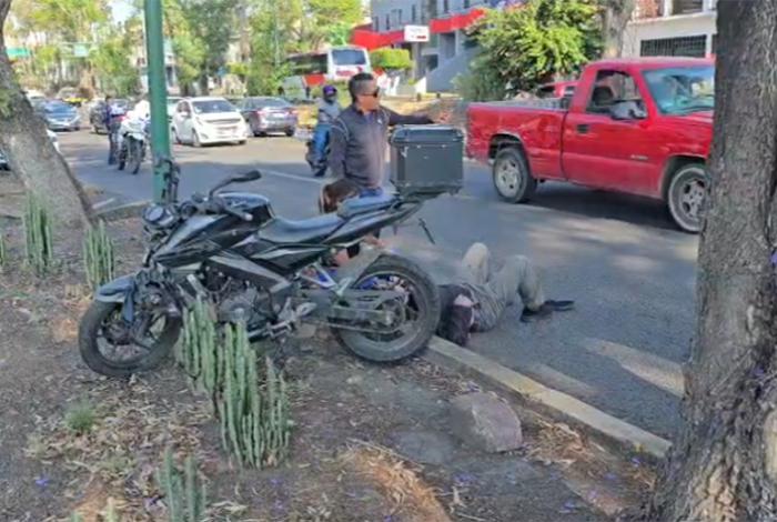 Motociclista resulta herido tras accidente con un torton en la Madero poniente de Morelia