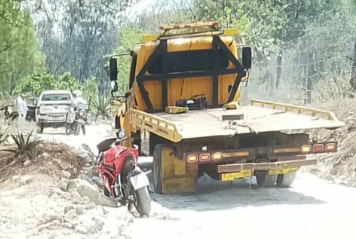 Motociclista sufre fatal accidente en la Tenencia de Santiago Undameo, Morelia