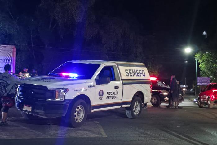 Mu3r3 otro motociclista en Morelia; chocó contra una camioneta en Camelinas