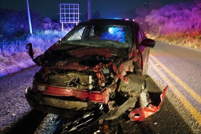 Muere hombre tras chocar su camioneta en el Libramiento Sur de Jacona