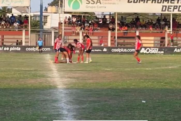 Muere joven futbolista durante final femenil en Lázaro Cárdenas