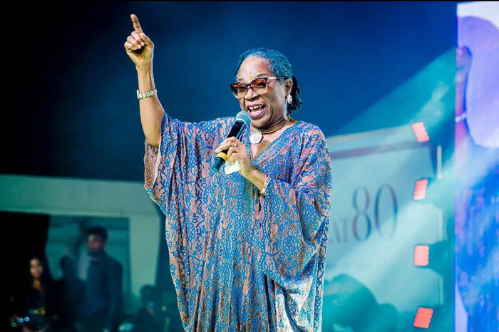 Muere Onyeka Onwenu, emblemática cantante a sus 72 años