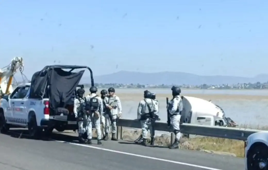 Muere persona por accidente vehicular en la Morelia-Salamanca