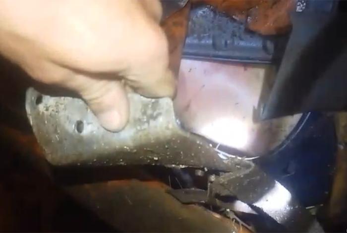 Muere trailero al caer con su tractocamión a un barranco de 20 metros, en la Siglo XXI