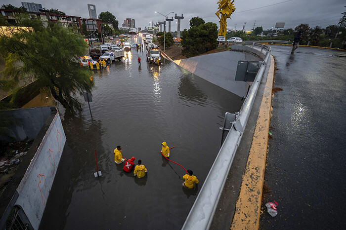 Mueren tres menores tras lluvias de tormenta tropical Alberto; NL suspende transporte y labores