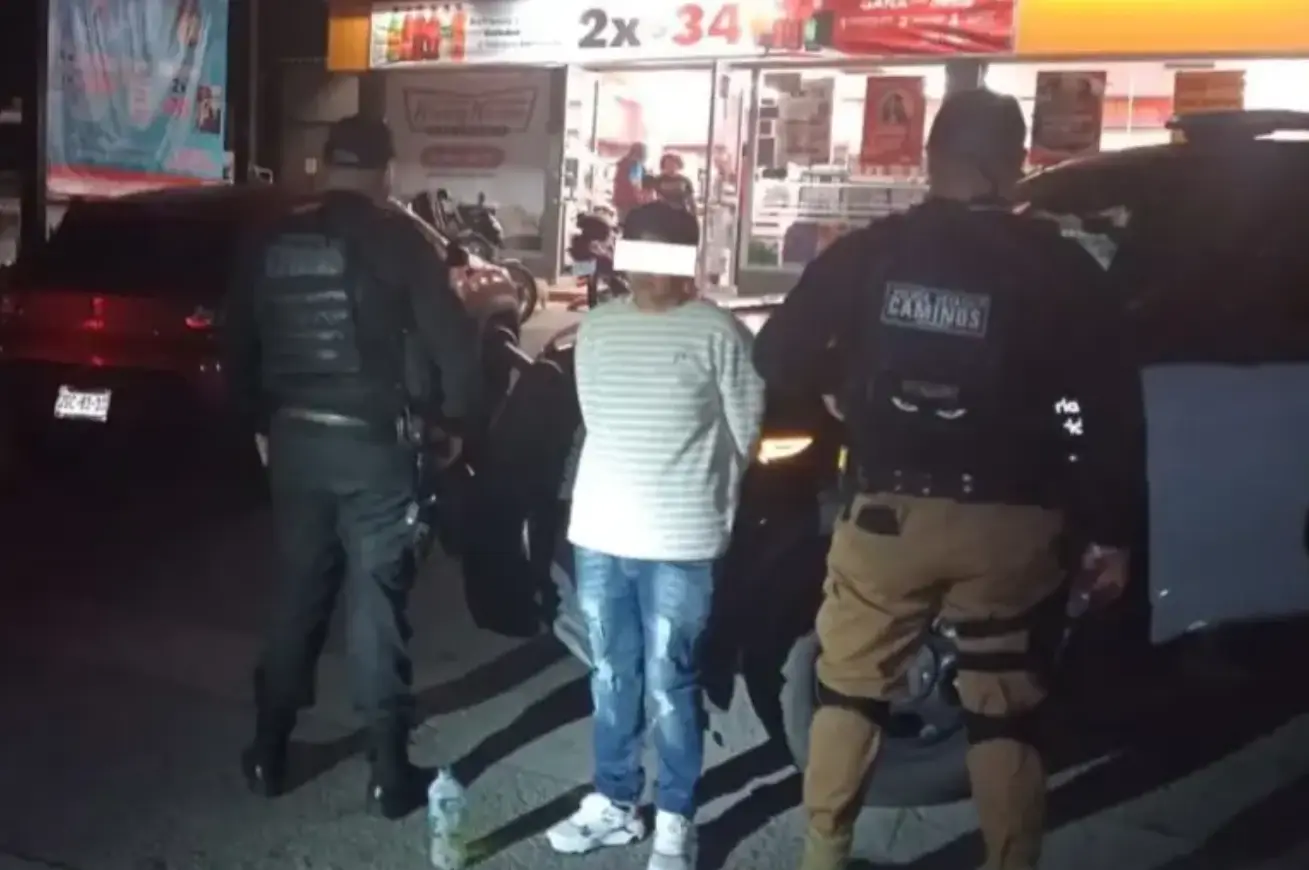 Mujer provoca incendio en tienda OXXO porque no había sistema