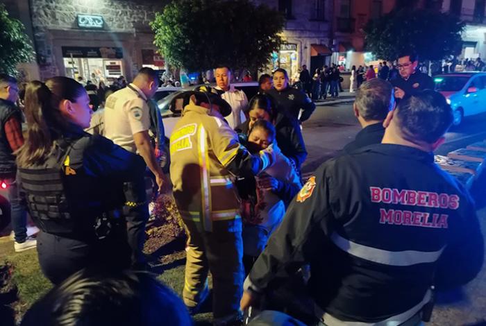 Mujer resulta lesionada por cohetón durante peregrinación en Morelia
