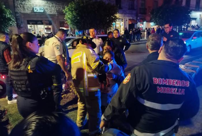 Mujer resulta lesionada por cohetón durante peregrinación en Morelia