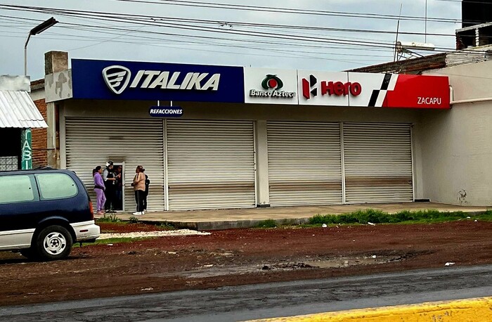 Municipales abaten a empistolado que los atacó al tratar de escapar luego de robar en un banco