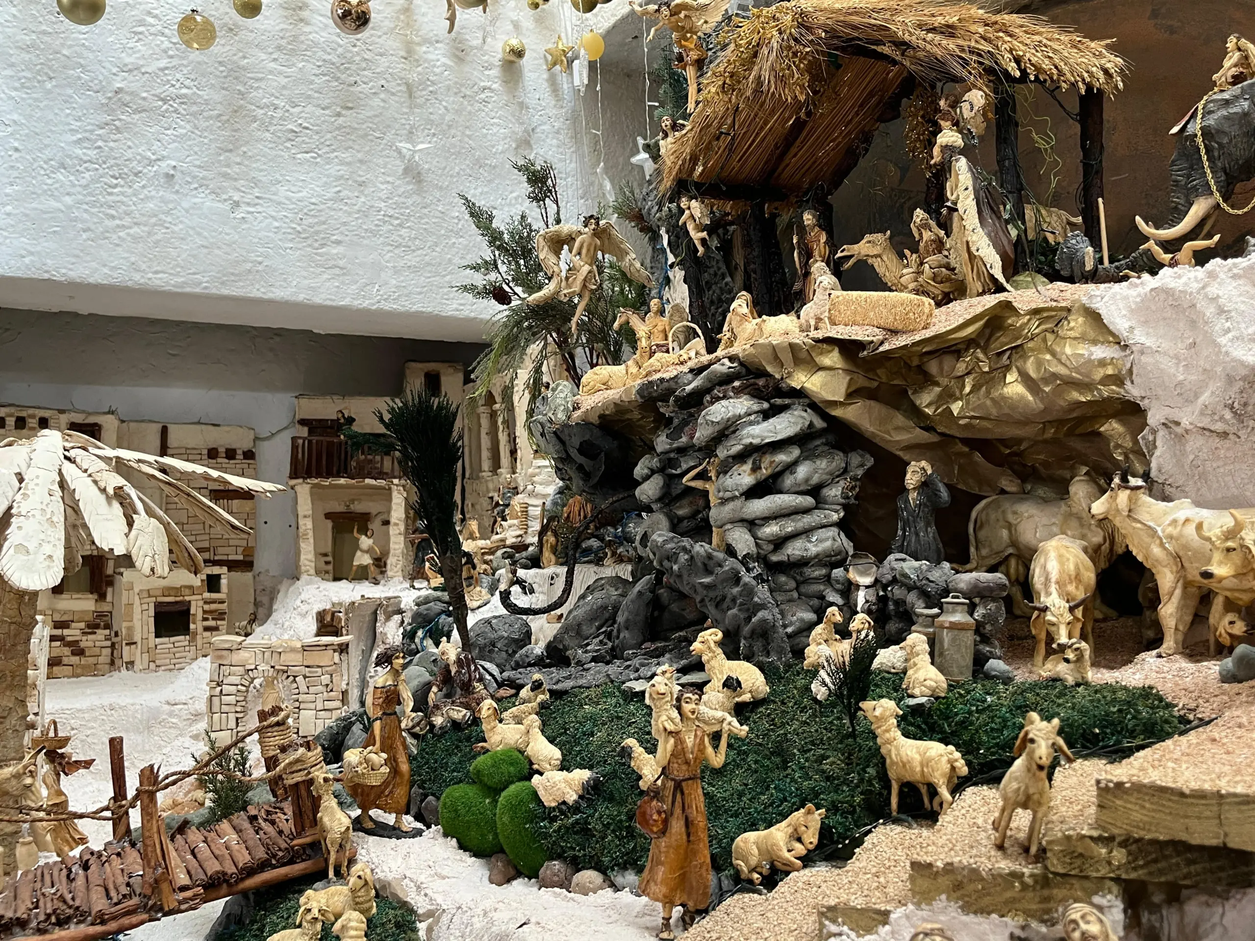 Nacimiento hecho de figuras de pan: Una obra de arte para los Ortiz