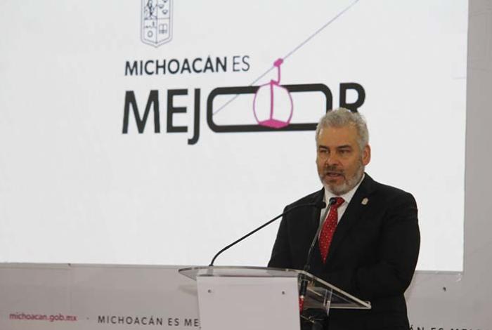 Narcomantas son parte de estrategia de comunicación criminal, afirma Bedolla