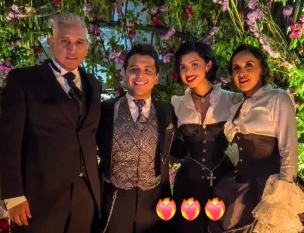 Ángela Aguilar y Christian Nodal celebran en familia y acallan rumores