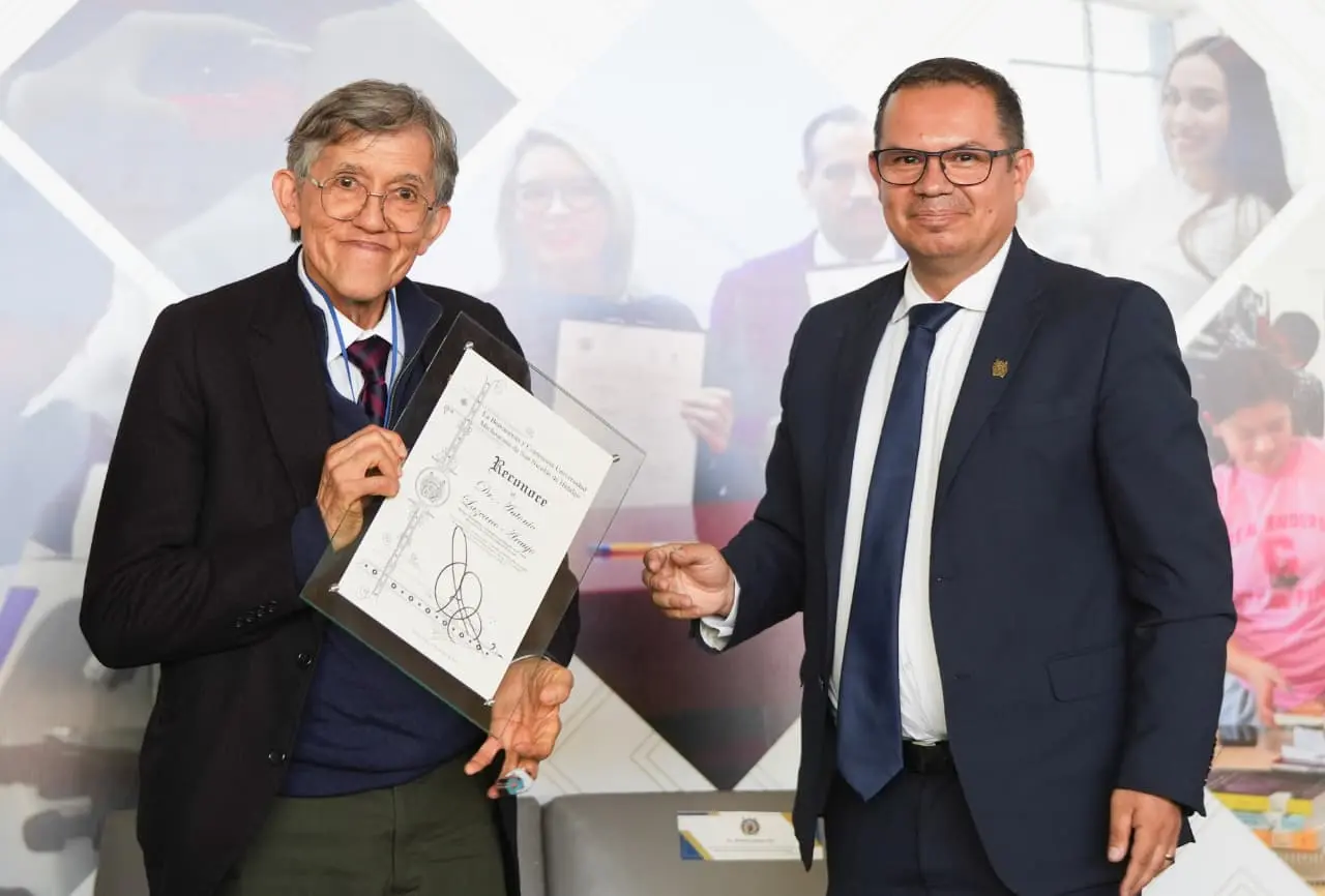 Nicolaitas reciben la visita del destacado científico, Antonio Lazcano Araujo; UMSNH reconoce su trayectoria y contribución