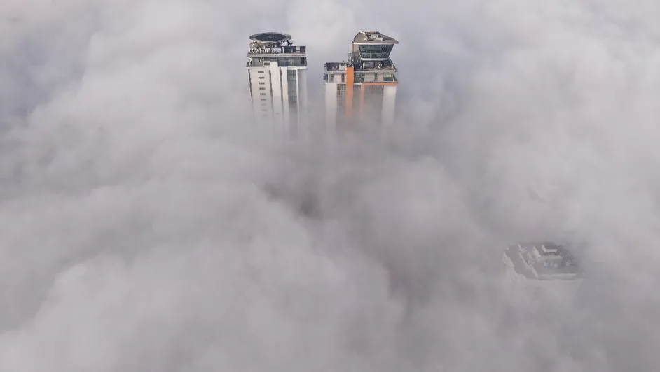Niebla contaminada invade capital de Bosnia