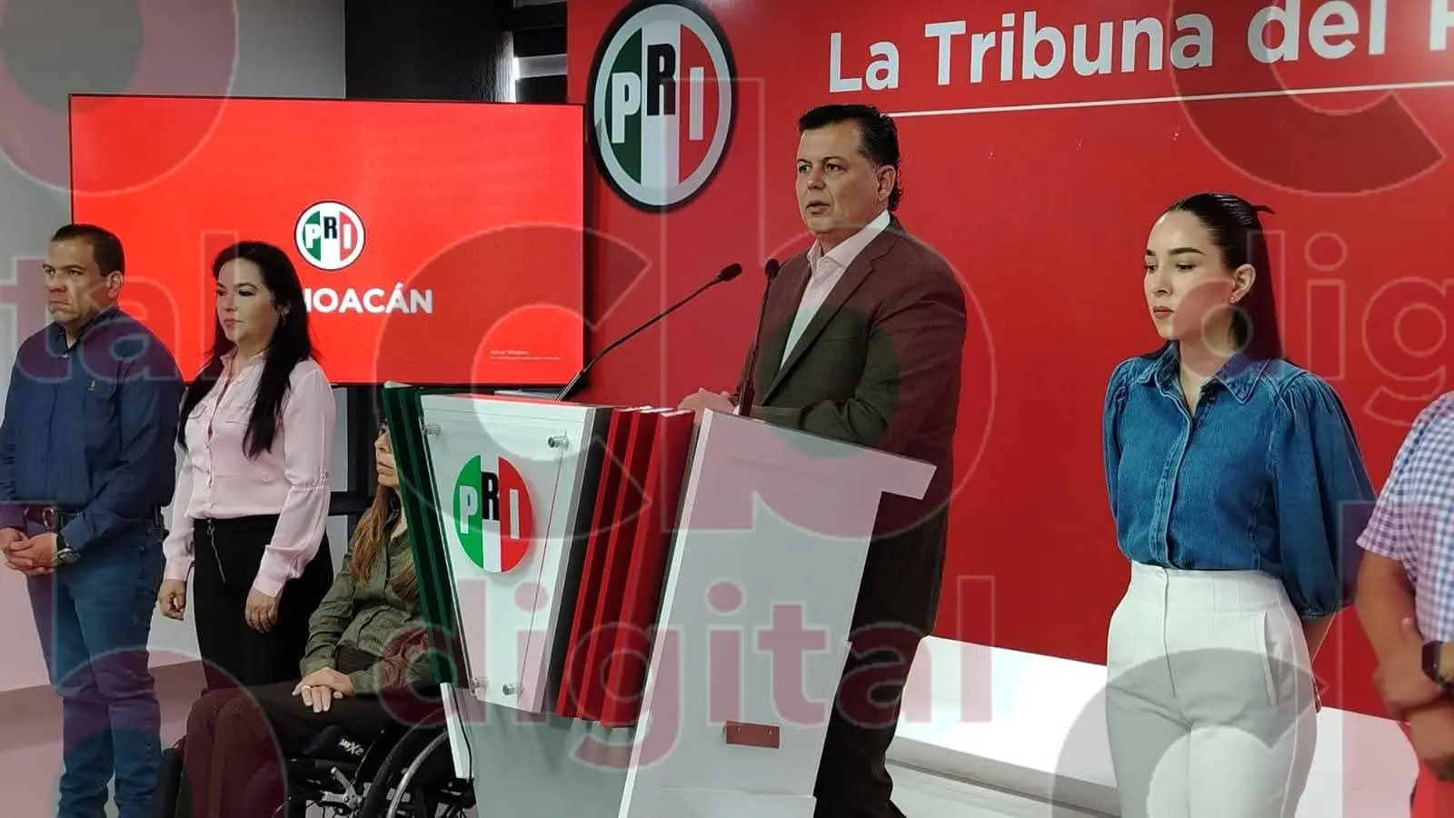 No hay justificación para no combatir al crimen organizado; afirma Memo Valencia