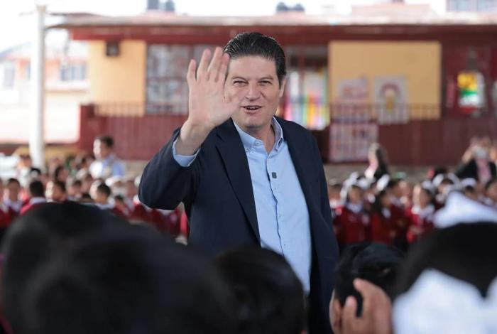 No se afiliará Alfonso Martínez al PAN, pero sería su candidato en 2027