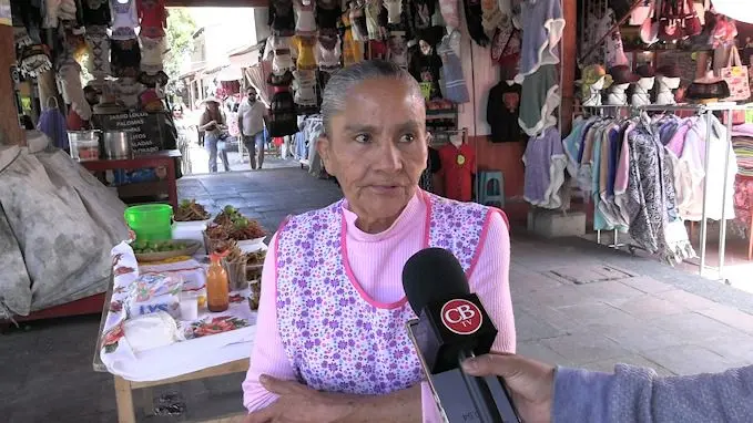 “No veo ganancias”: crisis alcanza a comerciantes del muelle de Pátzcuaro