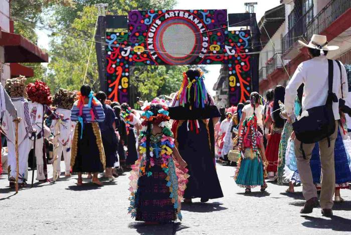 Nueva infraestructura impulsará experiencia turística del tianguis artesanal de Uruapan: Sectur