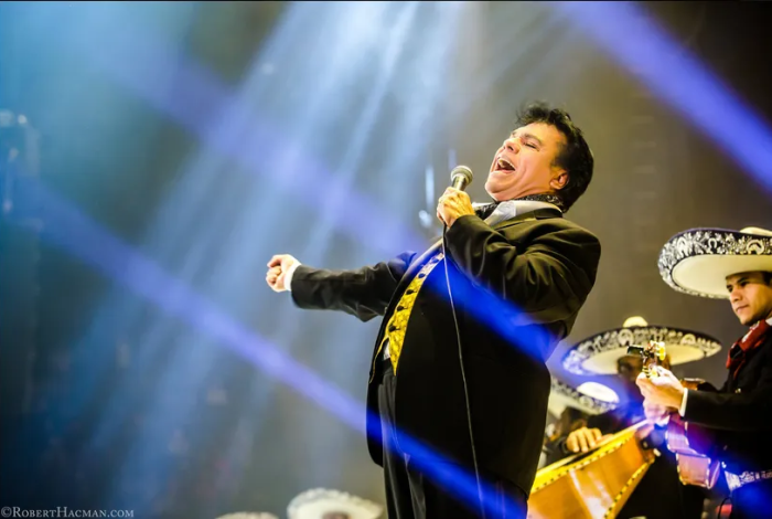 Nuevo documental de Juan Gabriel exclusivo para Netflix revelará su lado más íntimo