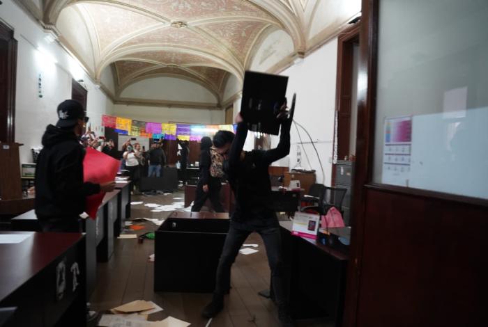 Ocho detenidos y una carpeta de investigación por daños al Palacio de Gobierno