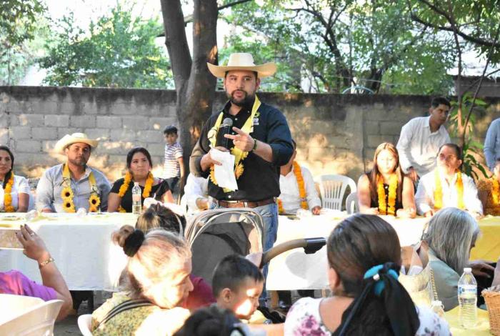 Octavio Ocampo llama a fortalecer a la Tierra Caliente durante asamblea regional en San Lucas