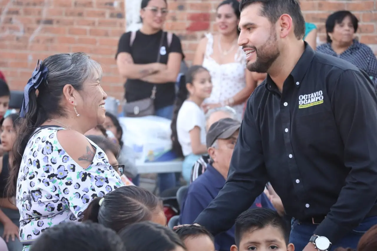 Octavio Ocampo plantea licencias parentales y sistemas de cuidados para madres trabajadoras de Michoacán
