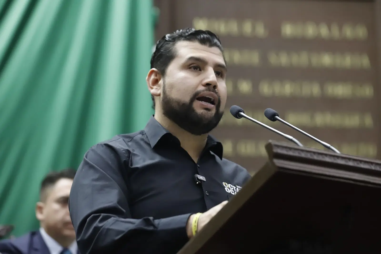 Octavio Ocampo presenta iniciativa para facilitar revalidación de estudios a migrantes retornados