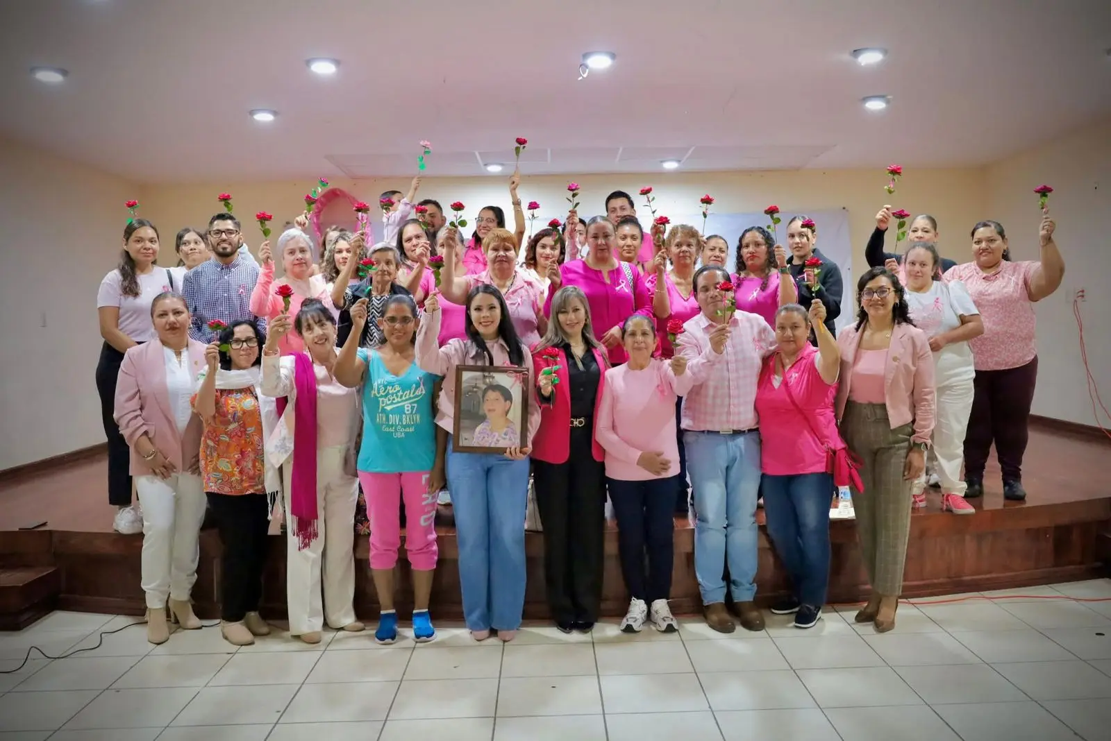 Octubre se viste de rosa en Queréndaro: prevención contra el cáncer de mama