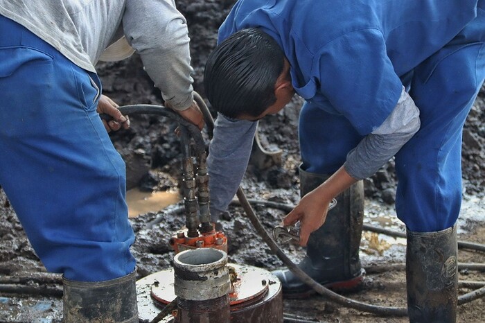 OOAPAS realiza trabajos de localización y retiro de tapón en Canal de San Miguel