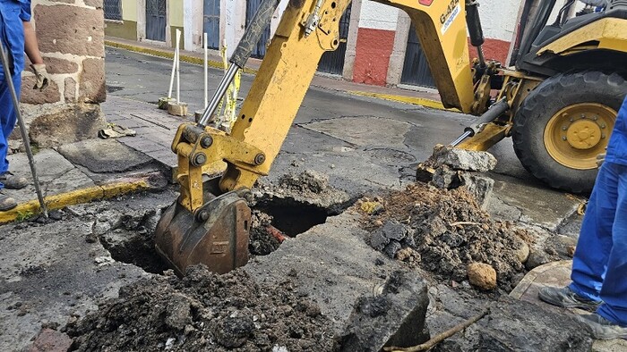 OOAPAS repara línea sanitaria en Sánchez de Tagle y Bartolomé de las Casas