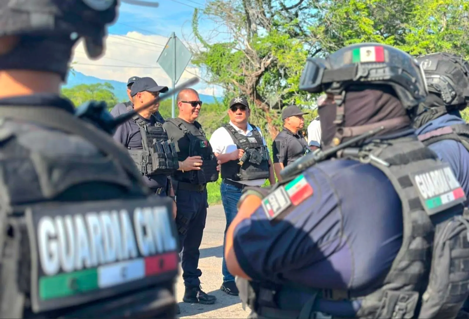 Operación Apatzingán con vigilancia por aire y tierra: SSP