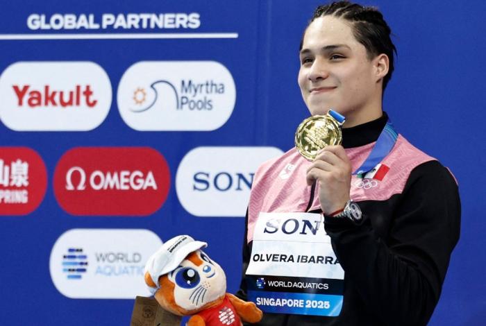 Osmar Olvera derrota a los chinos y gana oro en trampolín de tres metros en Singapur