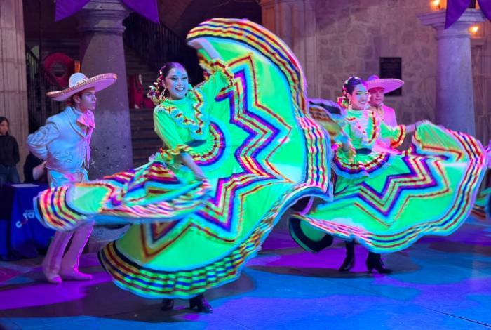 Palacio Municipal brilló con el Ballet Folklórico del Ayuntamiento de Morelia