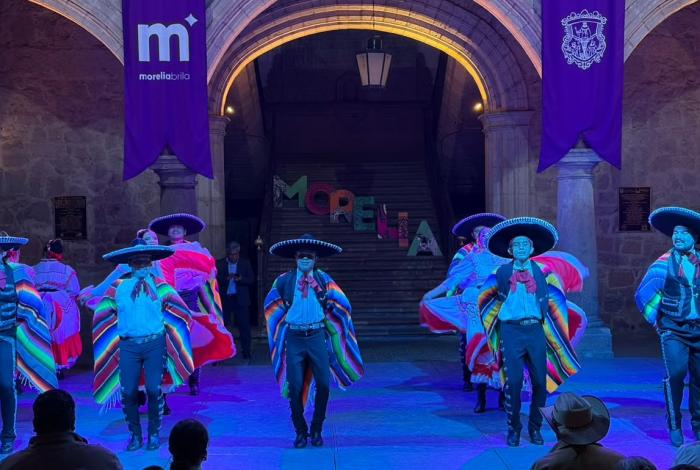 Palacio Municipal brilló con el Ballet Folklórico del Ayuntamiento de Morelia